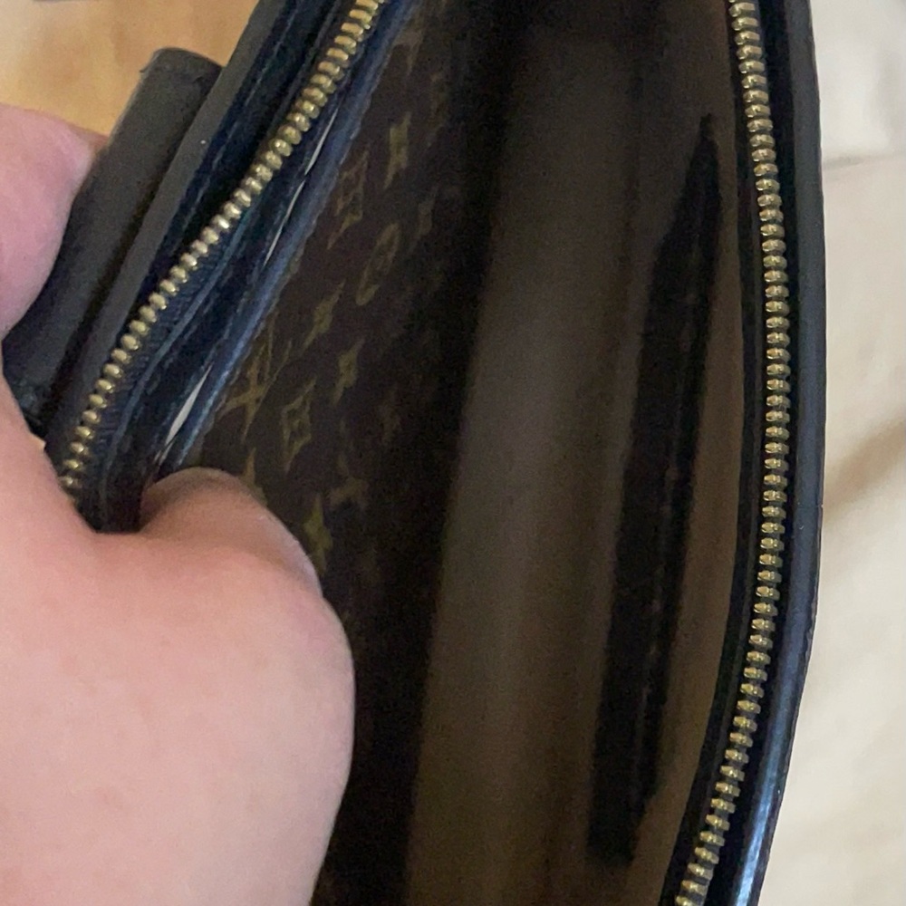 Authentic like new Louis Vuitton reverse monogram trunk crossbody Brown& Black - Picture 13 of 15